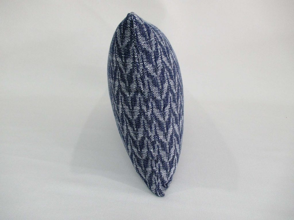 Kidney Pillow Destiny - Blue With Decorative Lines