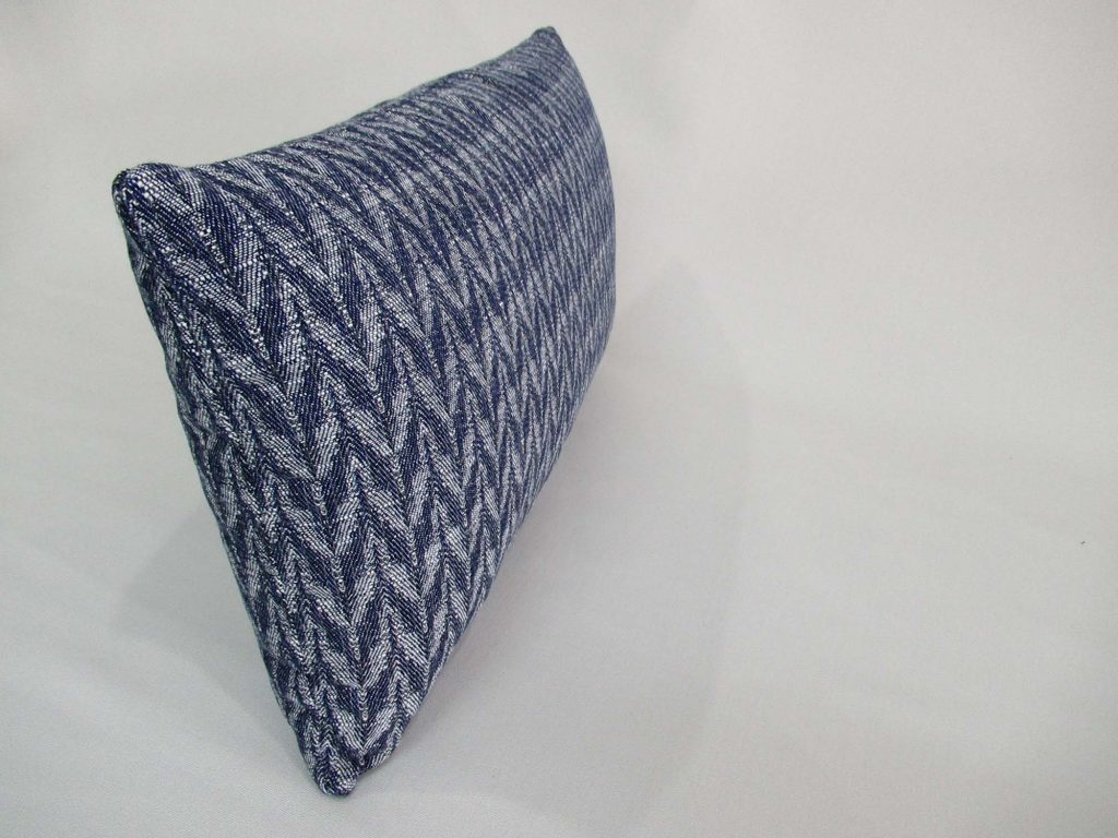 Kidney Pillow Destiny - Blue With Decorative Lines